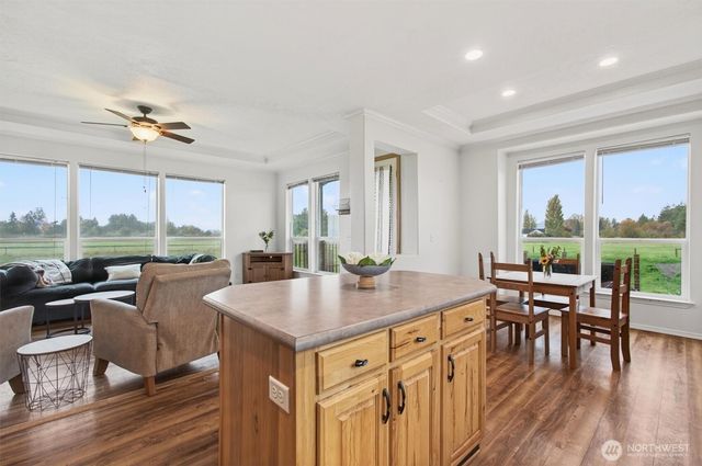 29 Little Island Lane, Cathlamet, WA 98612