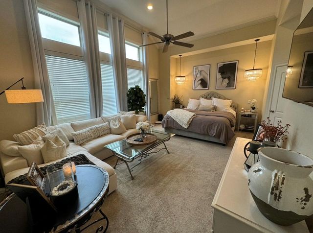 933 W 17th Street, Houston, TX 77008
