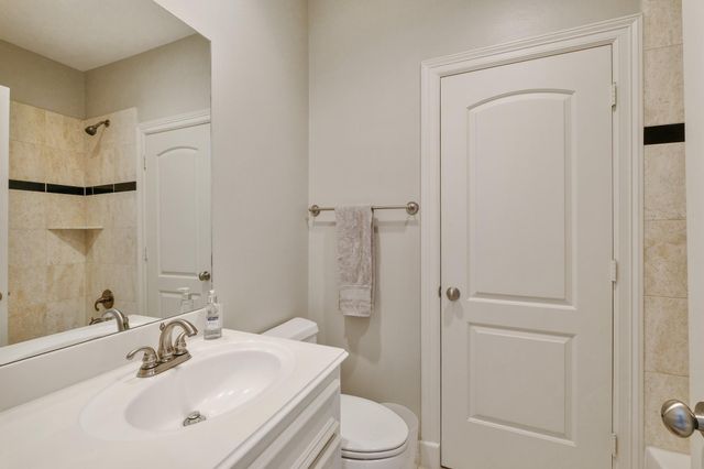 933 W 17th Street, Houston, TX 77008