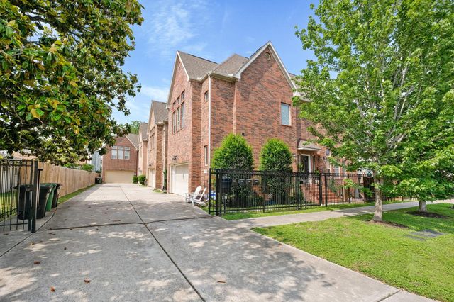 933 W 17th Street, Houston, TX 77008
