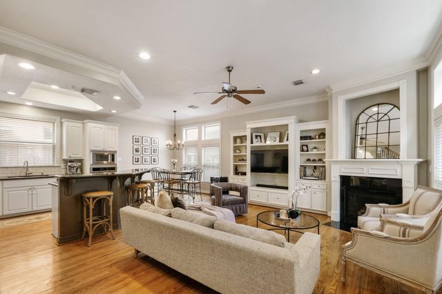 933 W 17th Street, Houston, TX 77008