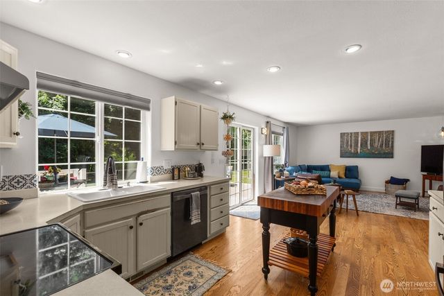 1323 105th Lane SE, Olympia, WA 98501