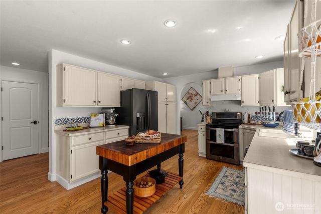 1323 105th Lane SE, Olympia, WA 98501