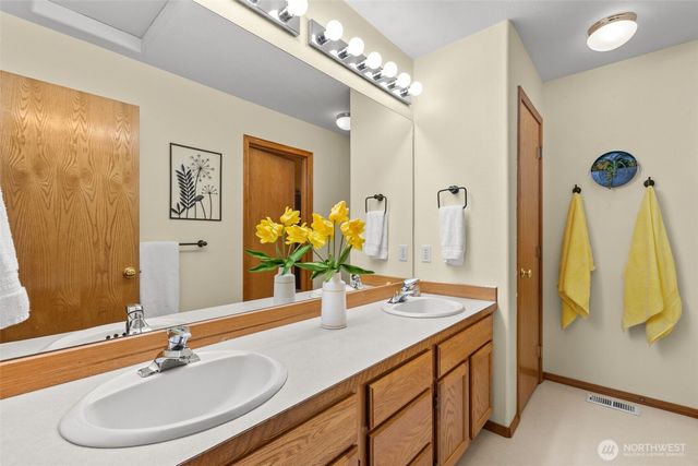 1323 105th Lane SE, Olympia, WA 98501