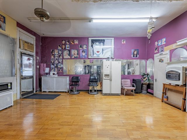 2951 W 43rd Street, Chicago, IL 60632