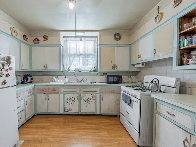 2951 W 43rd Street, Chicago, IL 60632