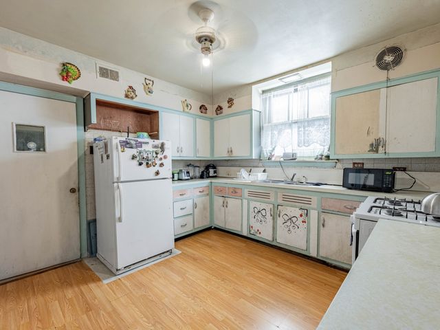 2951 W 43rd Street, Chicago, IL 60632