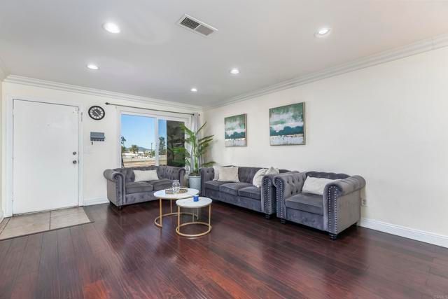 309 Sun Court, El Cajon, CA 92021