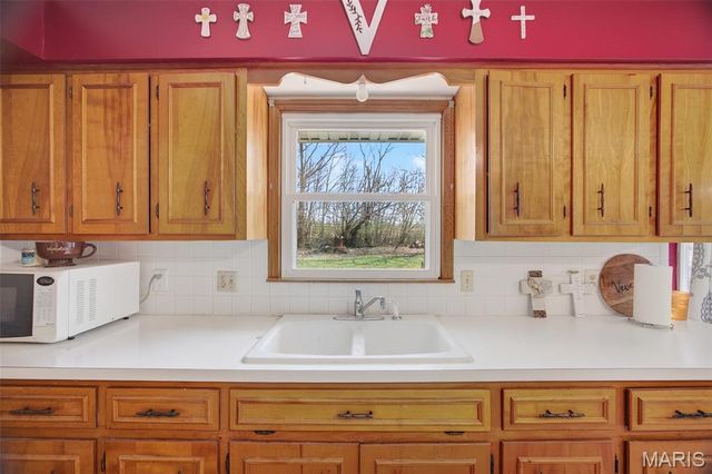 644 W Hayes Street, Lebanon, MO 65536