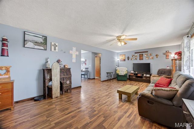 644 W Hayes Street, Lebanon, MO 65536