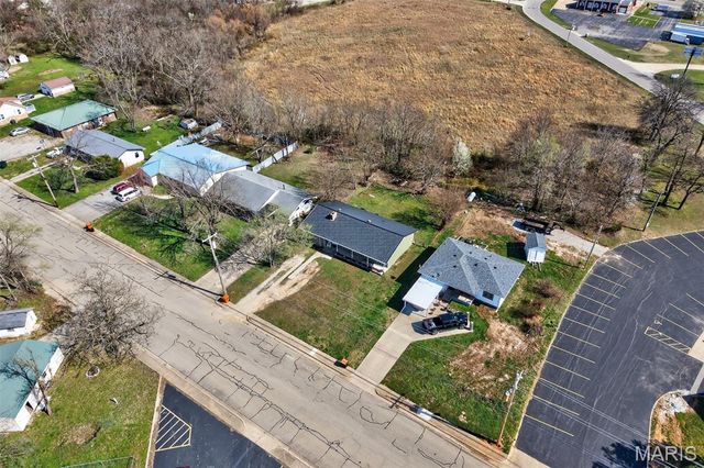 644 W Hayes Street, Lebanon, MO 65536