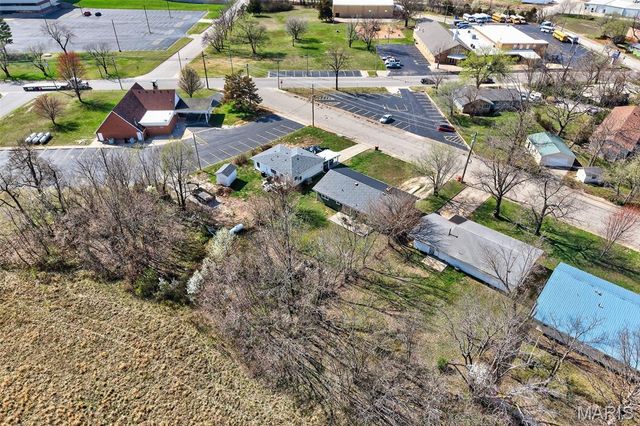 644 W Hayes Street, Lebanon, MO 65536