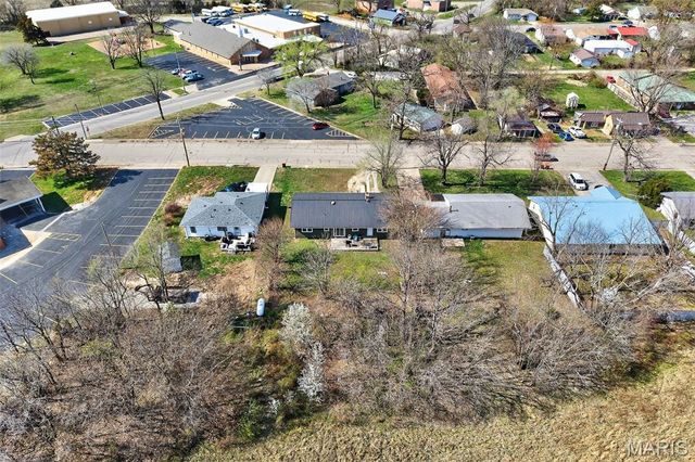 644 W Hayes Street, Lebanon, MO 65536