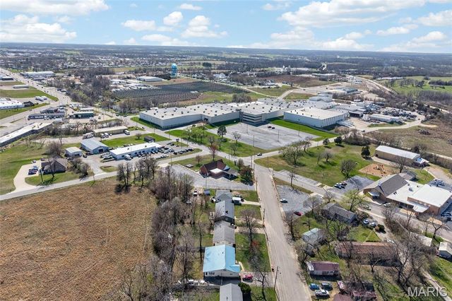 644 W Hayes Street, Lebanon, MO 65536