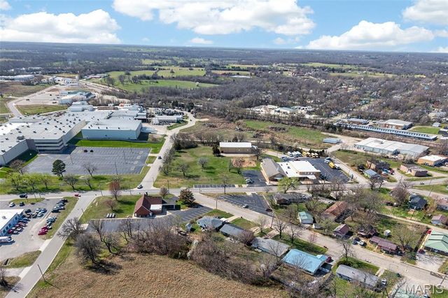 644 W Hayes Street, Lebanon, MO 65536