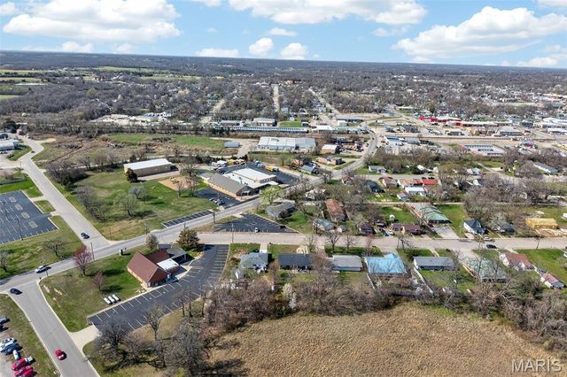 644 W Hayes Street, Lebanon, MO 65536