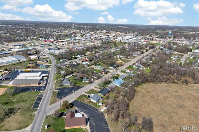 644 W Hayes Street, Lebanon, MO 65536