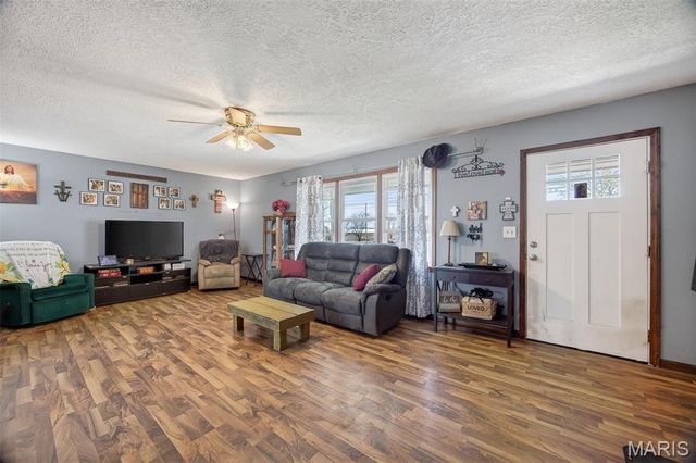 644 W Hayes Street, Lebanon, MO 65536