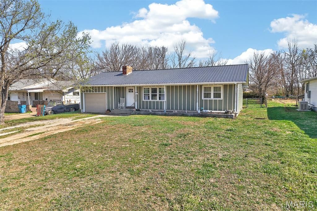 644 W Hayes Street, Lebanon, MO 65536