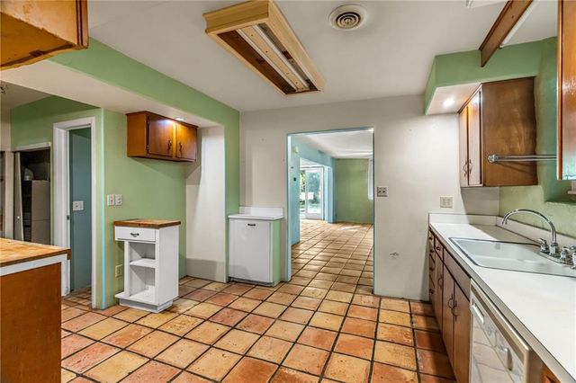 5400 Foster Street, Overland Park, KS 66202