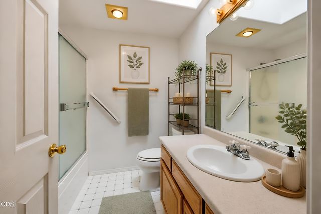 1057 Brookdale Avenue, Medford, OR 97504