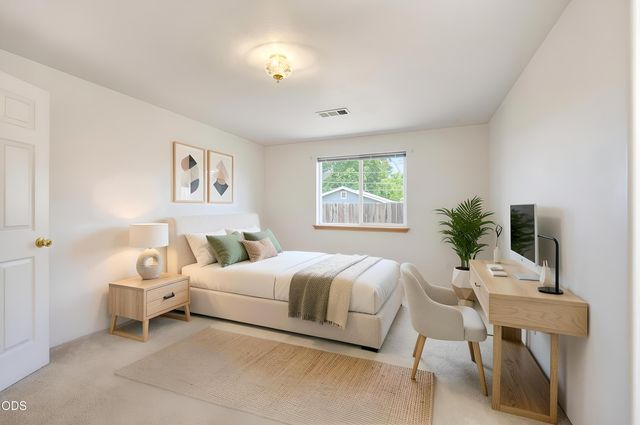 1057 Brookdale Avenue, Medford, OR 97504