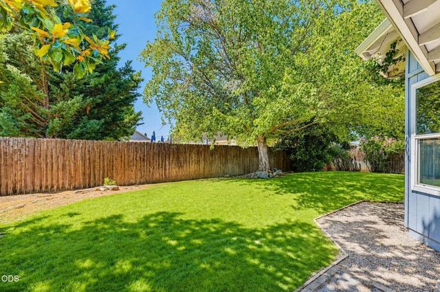 1057 Brookdale Avenue, Medford, OR 97504