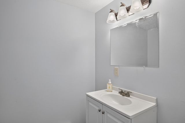 12 Merchants Landing 12, Sandwich, MA 02563