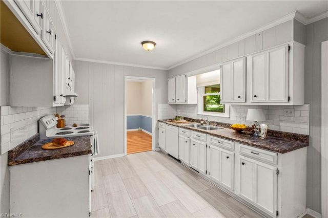 1279 Piney Grove Road, Kernersville, NC 27284