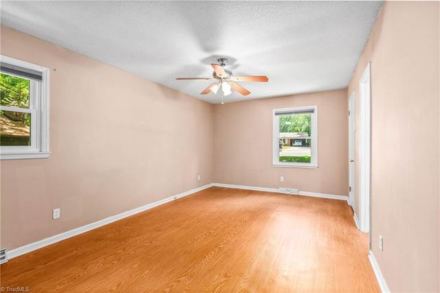 1279 Piney Grove Road, Kernersville, NC 27284