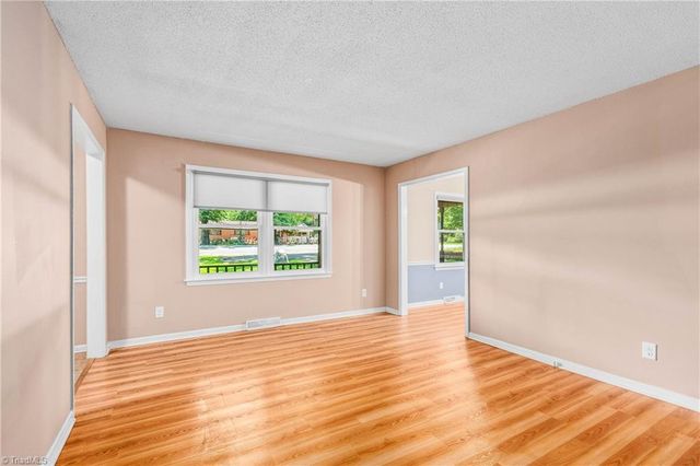 1279 Piney Grove Road, Kernersville, NC 27284