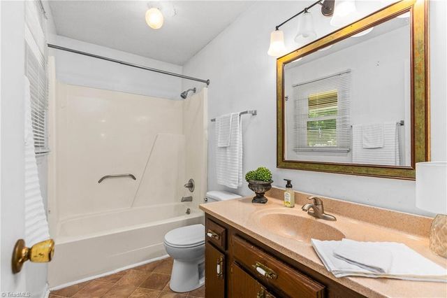 1279 Piney Grove Road, Kernersville, NC 27284