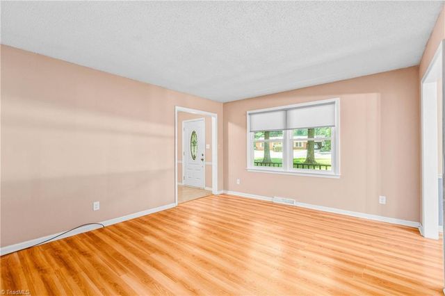 1279 Piney Grove Road, Kernersville, NC 27284