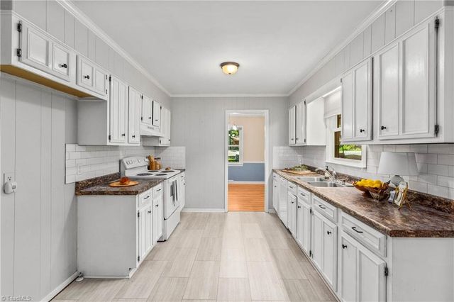 1279 Piney Grove Road, Kernersville, NC 27284