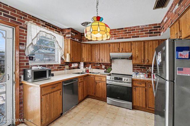 11211 HARLAN Drive, Jacksonville, FL 32218