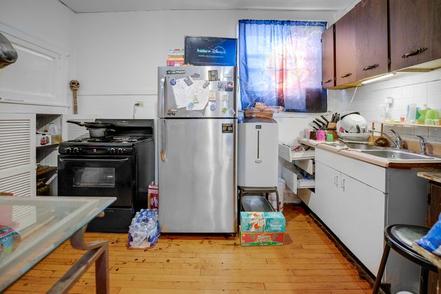 8150 S Clyde Avenue, Chicago, IL 60617