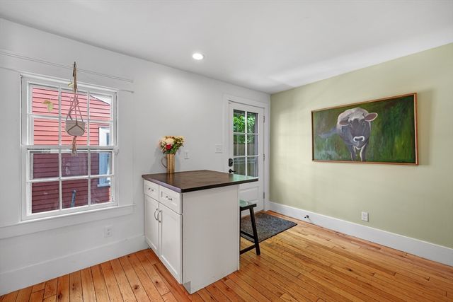 15 River St, Salem, MA 01970