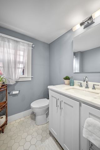 15 River St, Salem, MA 01970