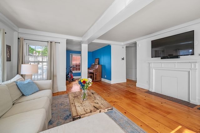 15 River St, Salem, MA 01970