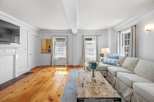 15 River St, Salem, MA 01970