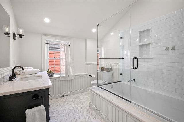 15 River St, Salem, MA 01970