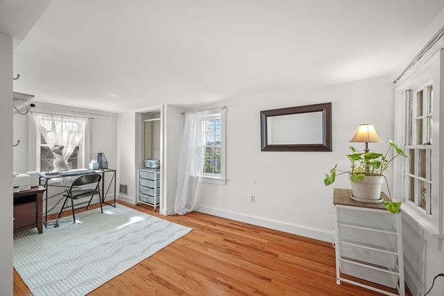 15 River St, Salem, MA 01970