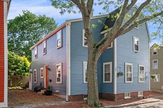 15 River St, Salem, MA 01970