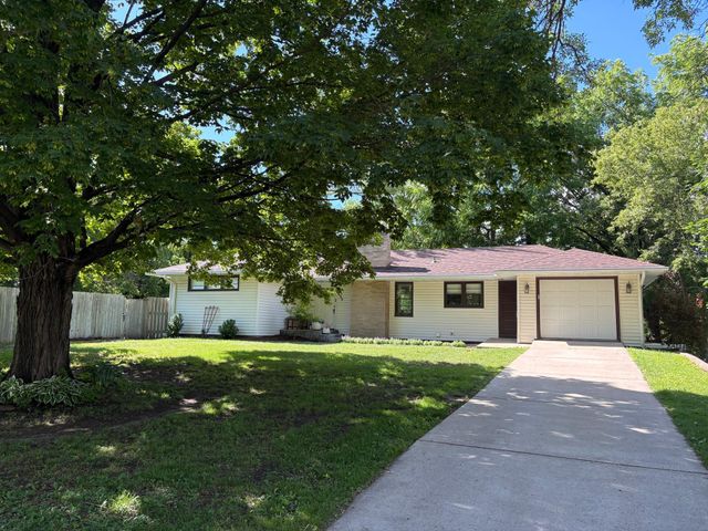 9635 26th Avenue N, Plymouth, MN 55441