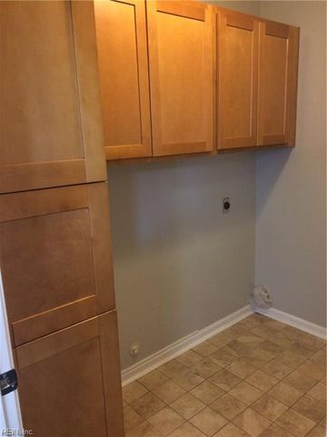 2712 Fayette CT, Virginia Beach, VA 23456
