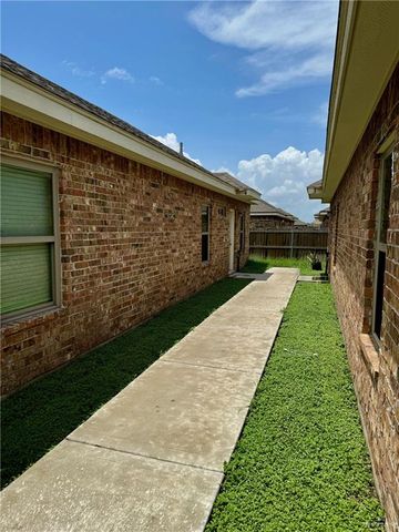 2611 E Eisenhower Avenue, Mission, TX 78573