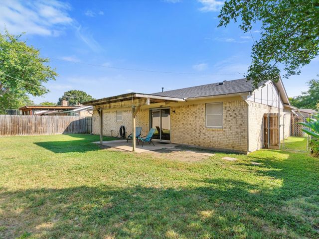 6625 Betty Drive, Watauga, TX 76148