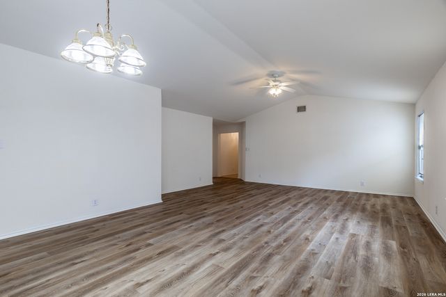 3304 Whisper Blf, Schertz, TX 78108