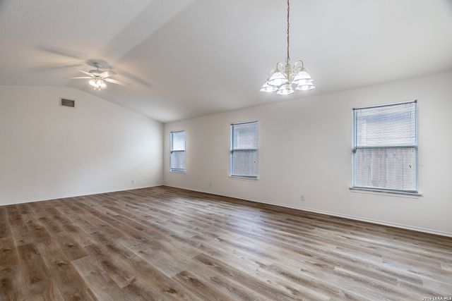 3304 Whisper Blf, Schertz, TX 78108