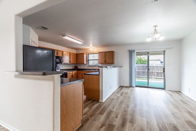 3304 Whisper Blf, Schertz, TX 78108